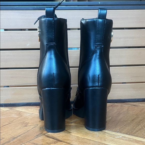 GBG Los Angeles Black Lace-Up Chunky Heel Ankle Boots with Gold G - Picture 4 of 4